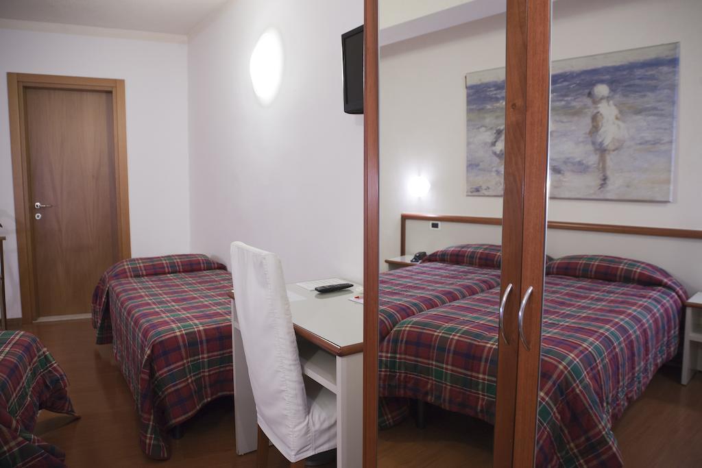 Albergo Da Carlo Виторио Венето Стая снимка